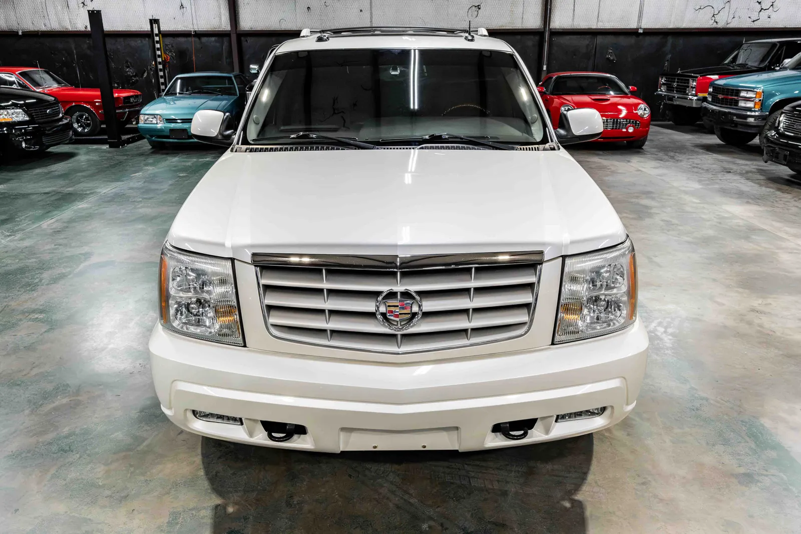 2003-Cadillac-Escalade-White Diamond Pearl-3GYFK66N33G294143-40.jpg